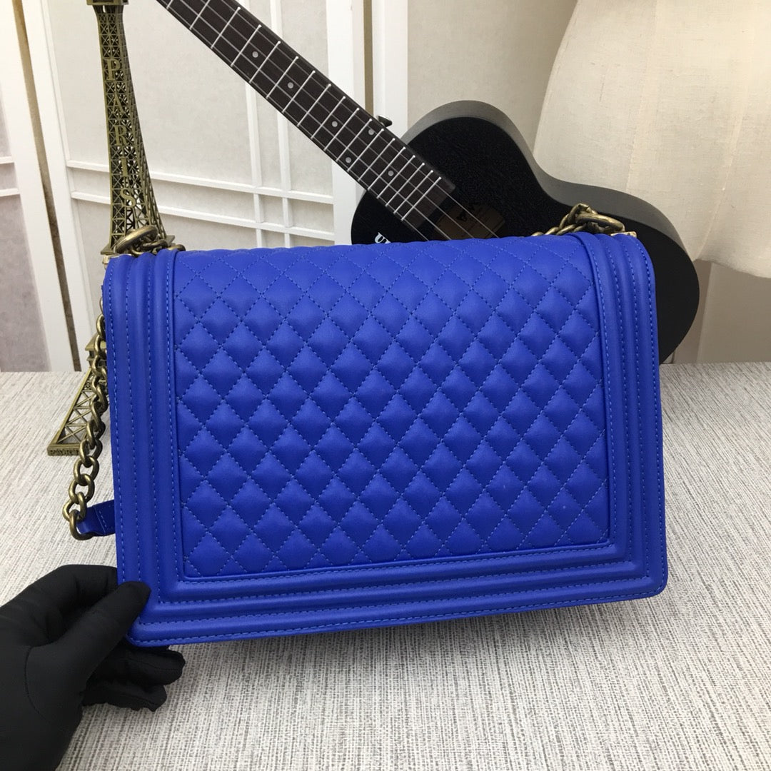 5C60BDE Stylish leather bag