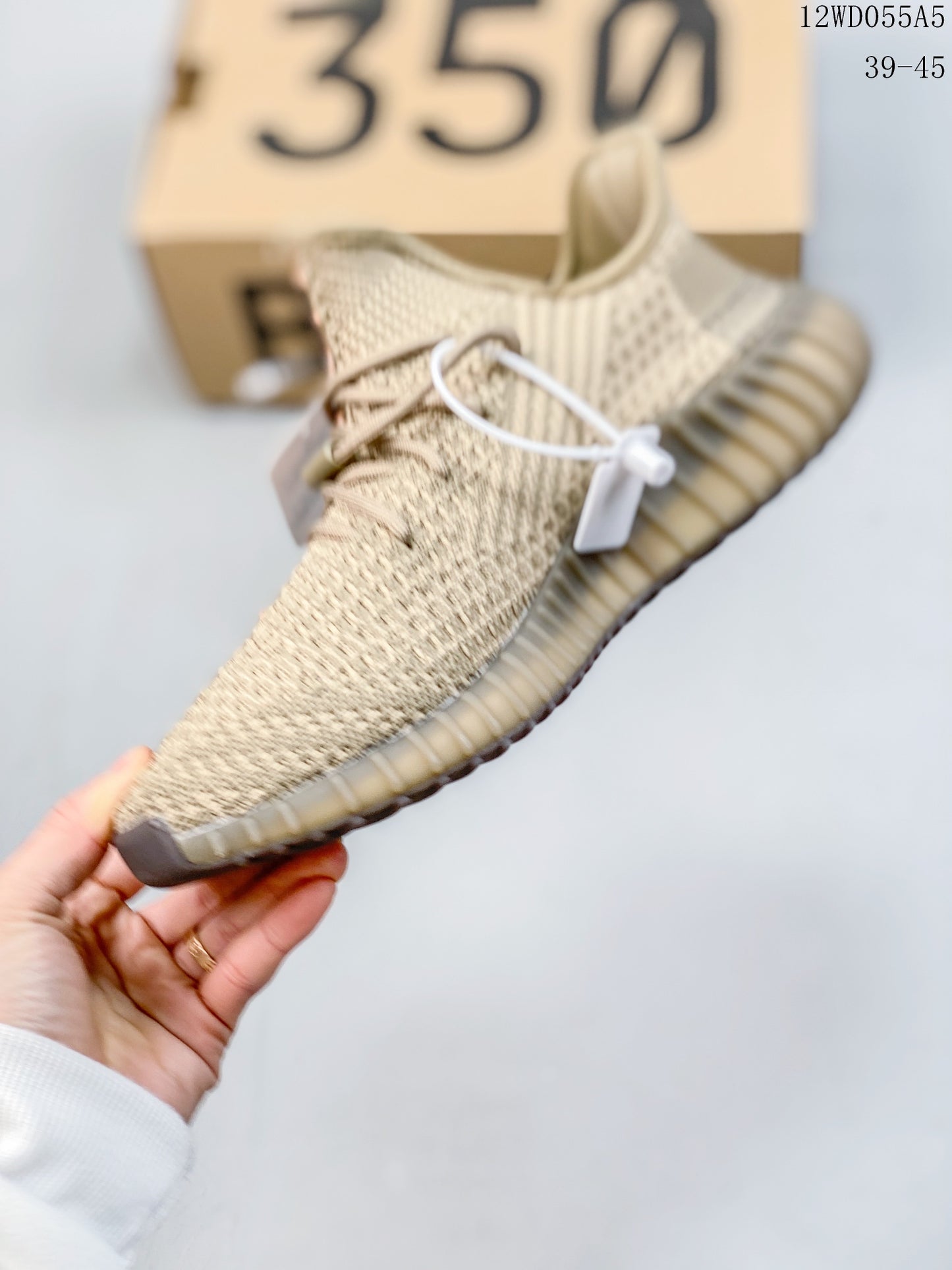 YA01ZDE Stylish Sneakers