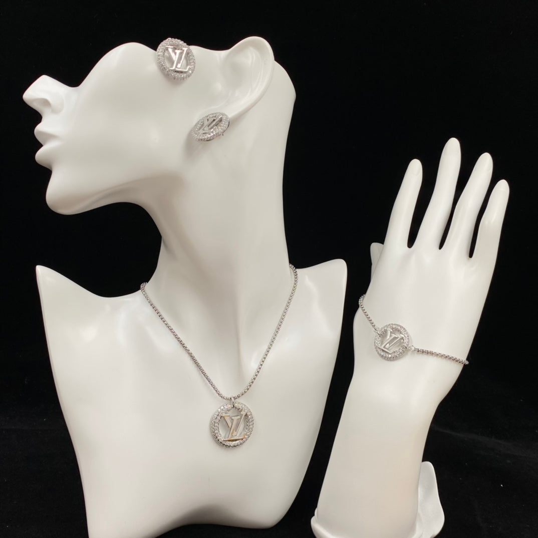14E556XDE Stylish Earrings Bracelets Necklaces