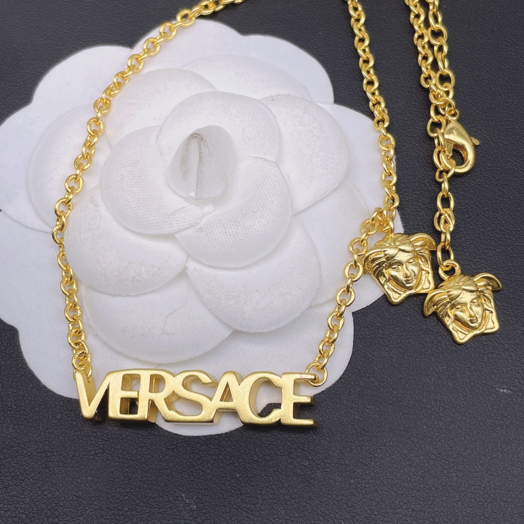 175RV101XDE Stylish Necklace