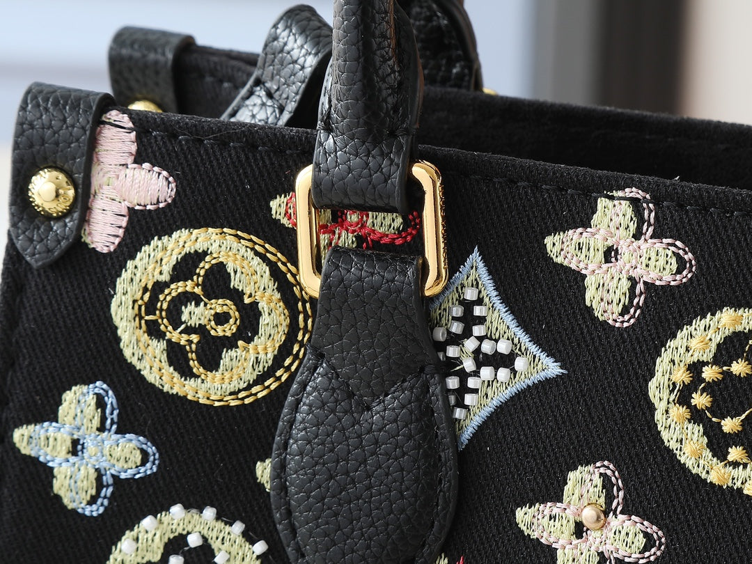 15RE22BDE Stylish genuine leather embroidered bag