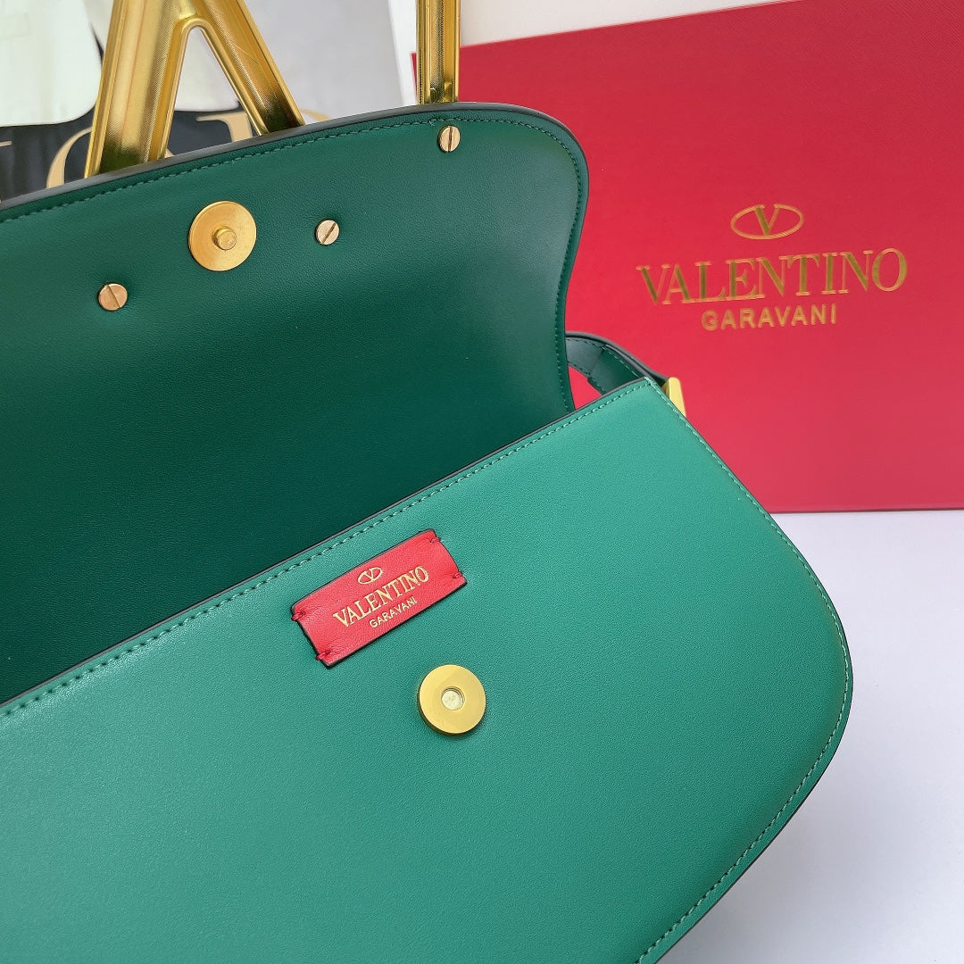 5A45BDE Stylish leather bag