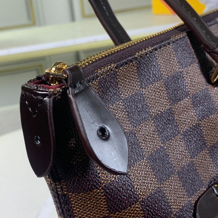 1E001BDE Stylish leather bag