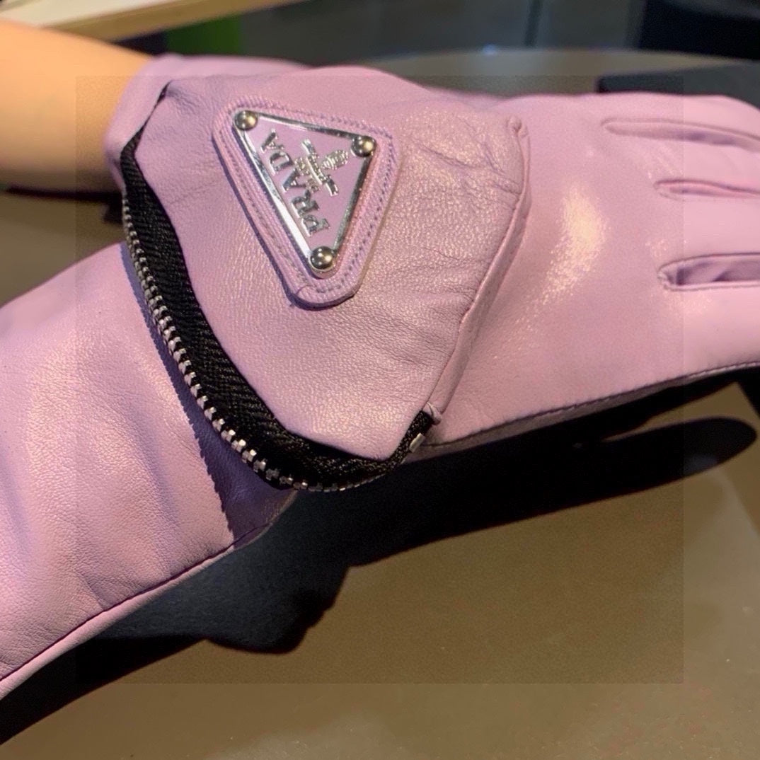 14PD46SDE Stylish sheepskin gloves