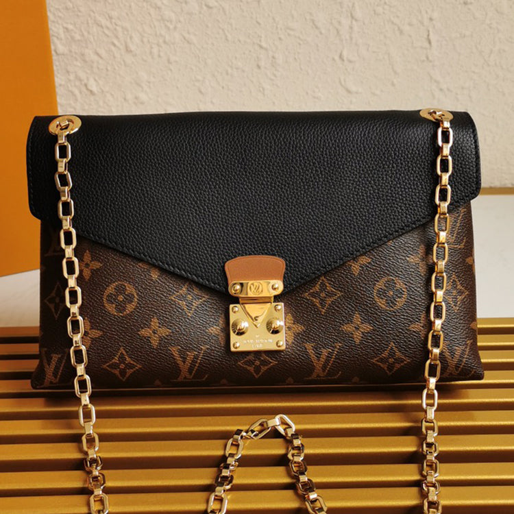 AE83BDE Stylish leather bag