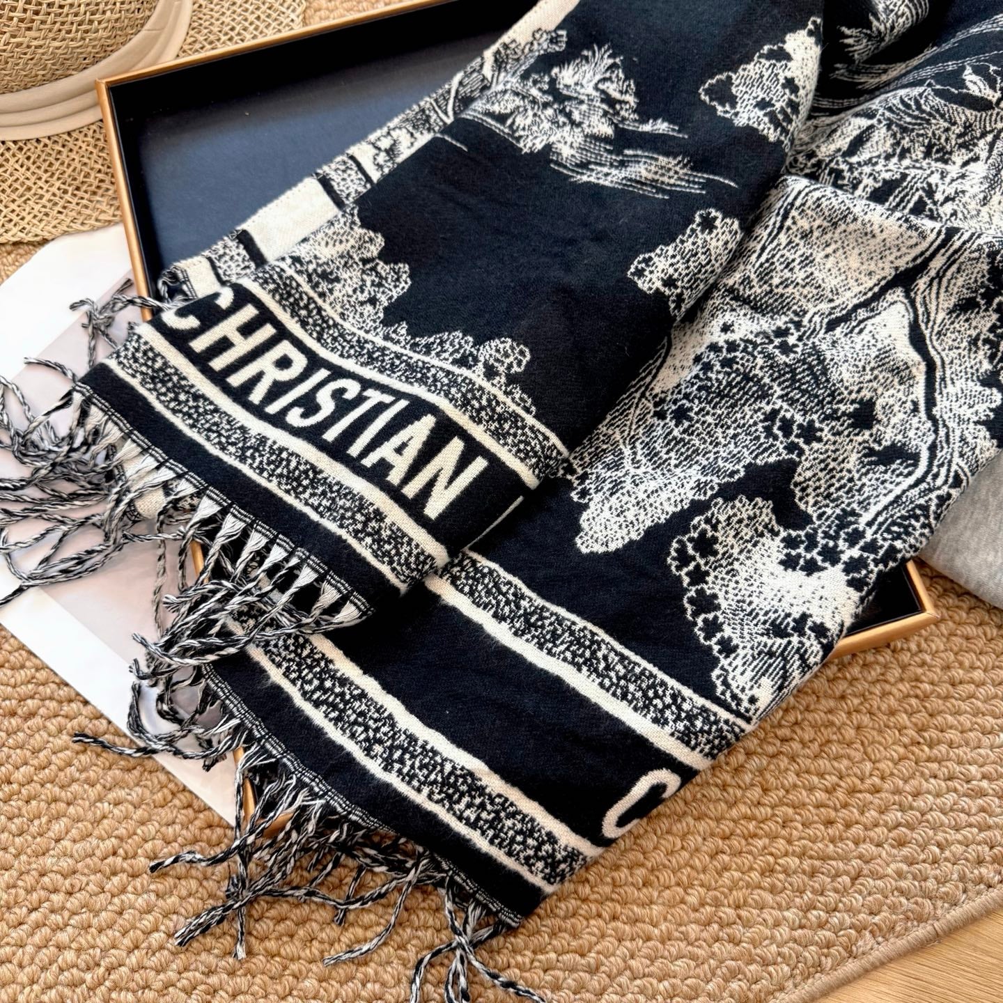 185ZD64WDE Stylish Winter Scarves