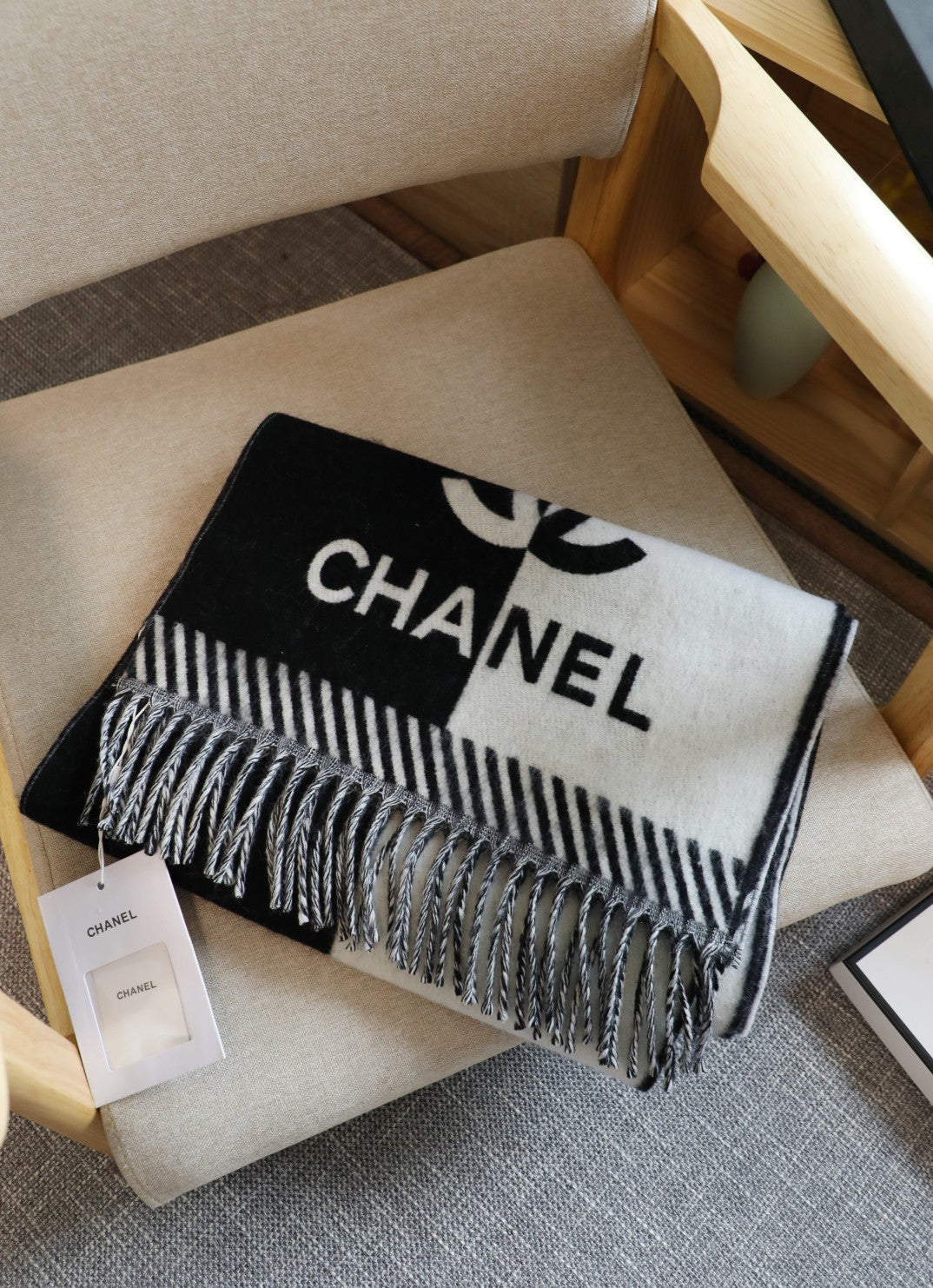 175RC14WDE Stylish Winter Scarves