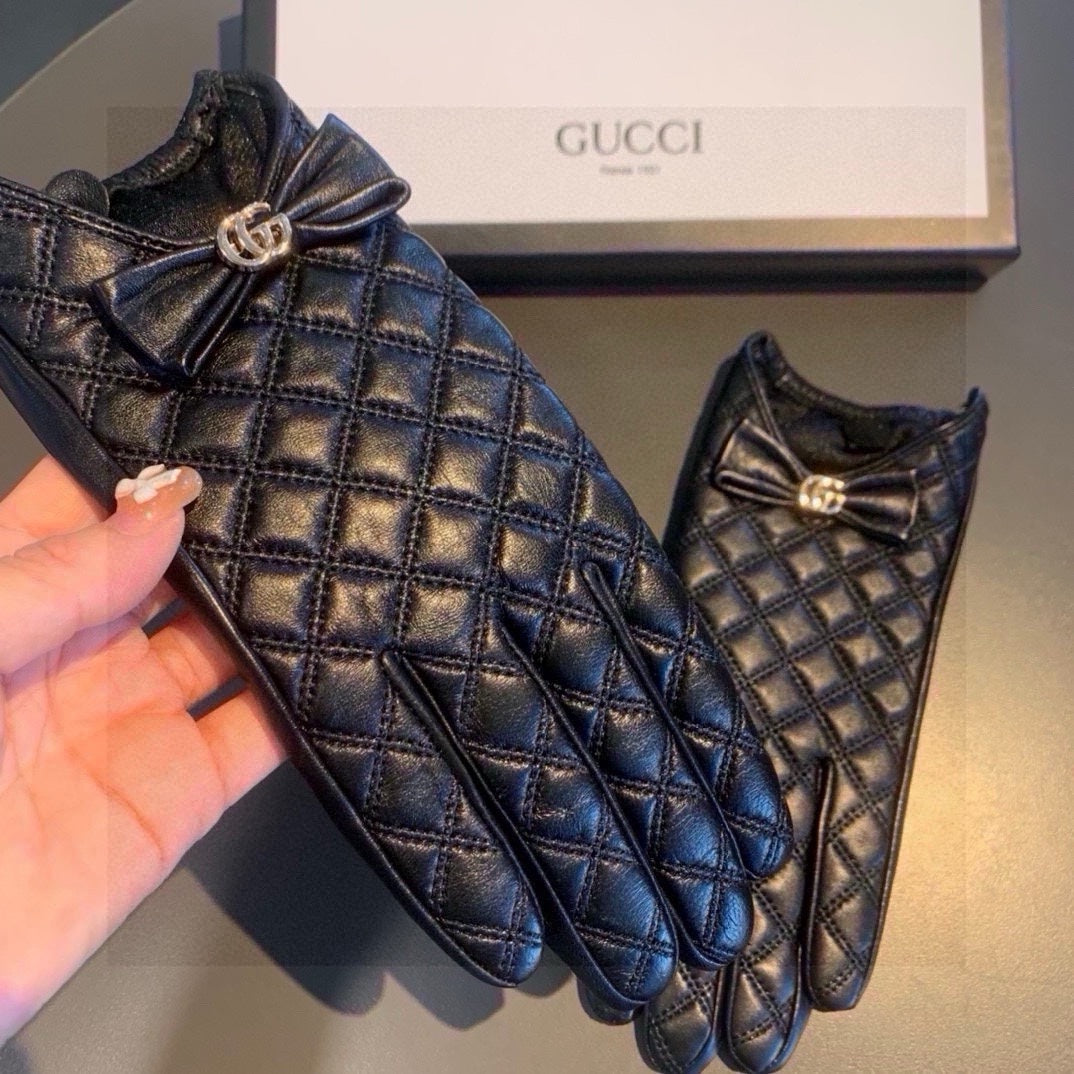 14B7SDE Stylish sheepskin gloves