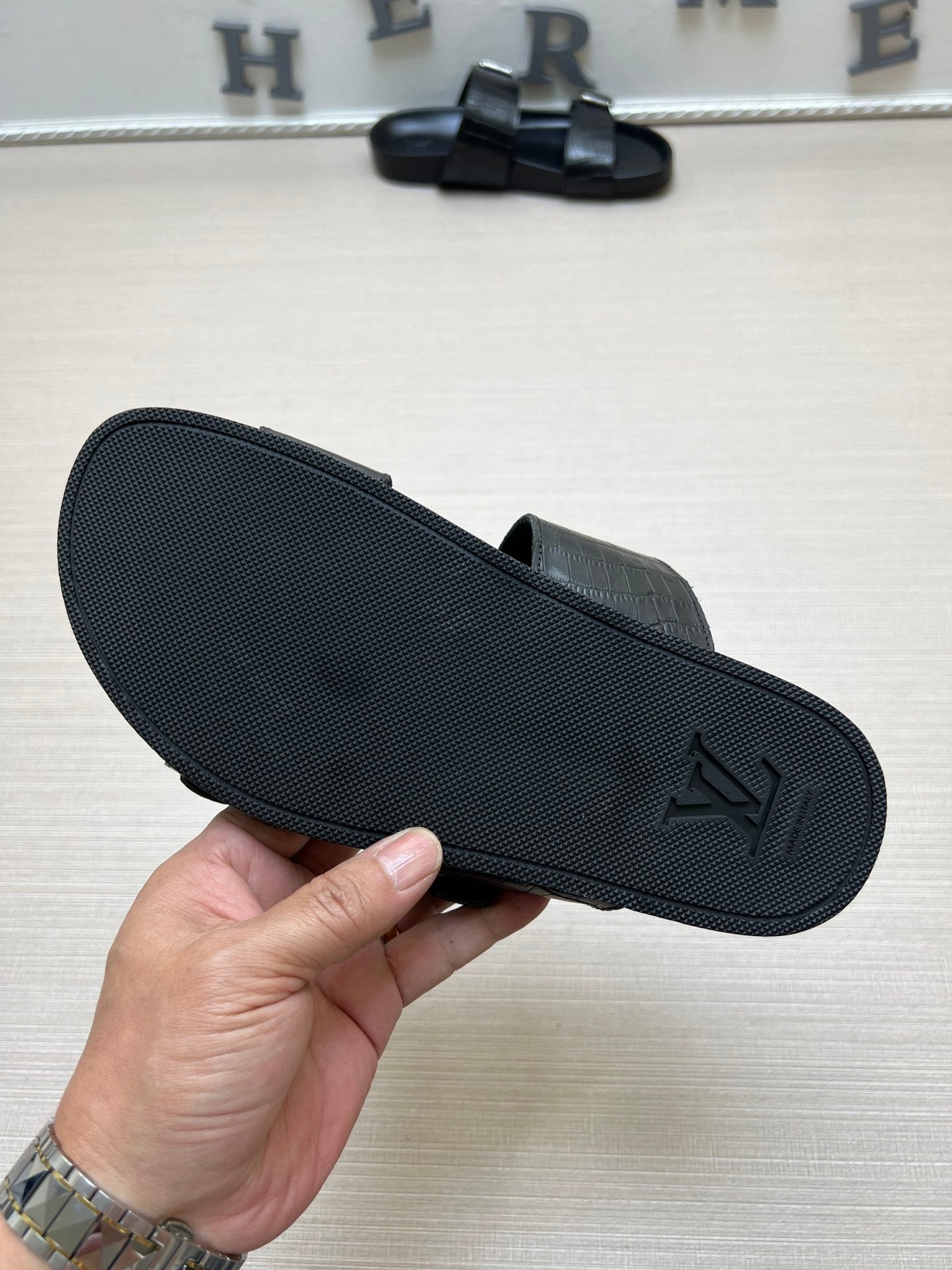 54E87ZDE Stylish slippers