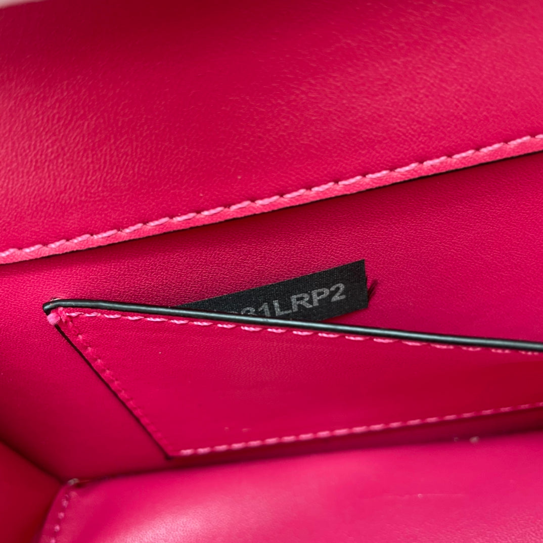 155NVL1BDE Stylish leather bag