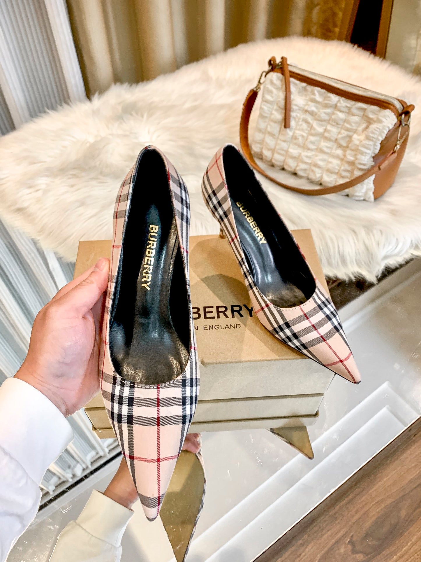 1WR261ZDE Stylish High heels