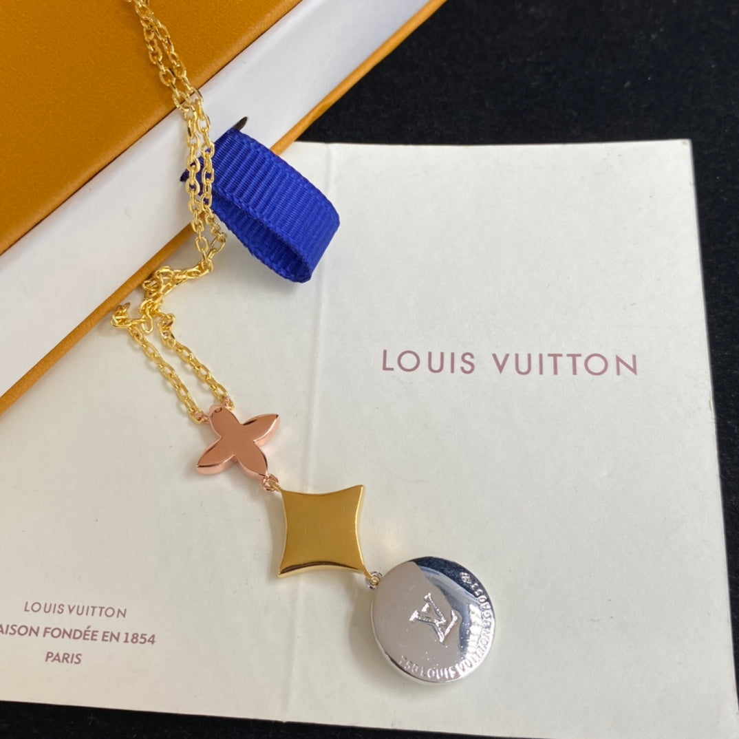 14E962XDE Stylish Necklaces