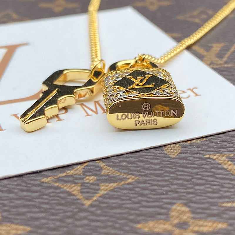 3E655XDE Stylish Necklaces
