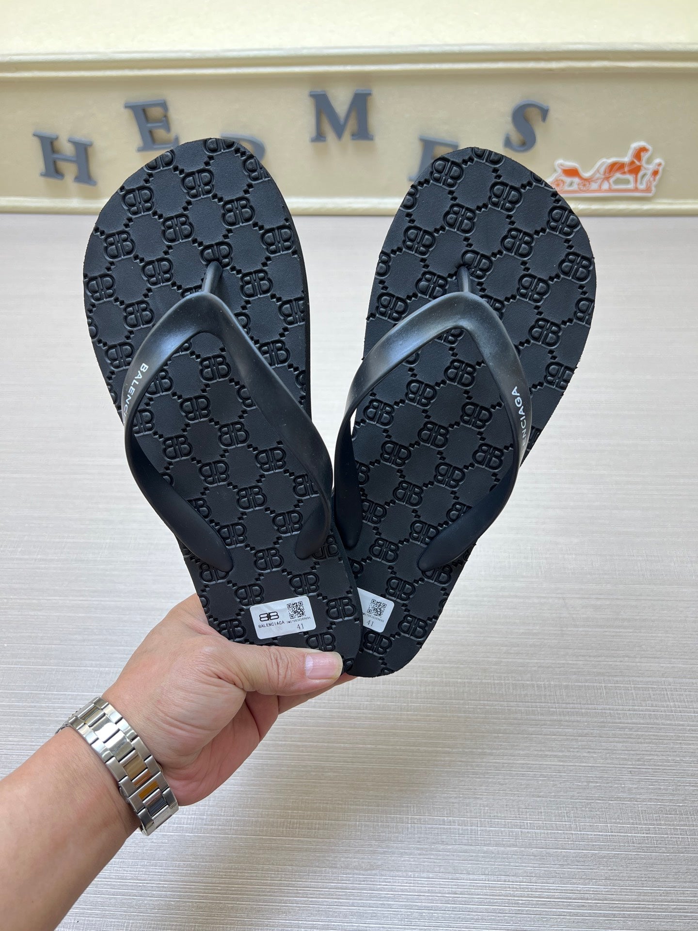 5QB16ZDE Stylish Slippers