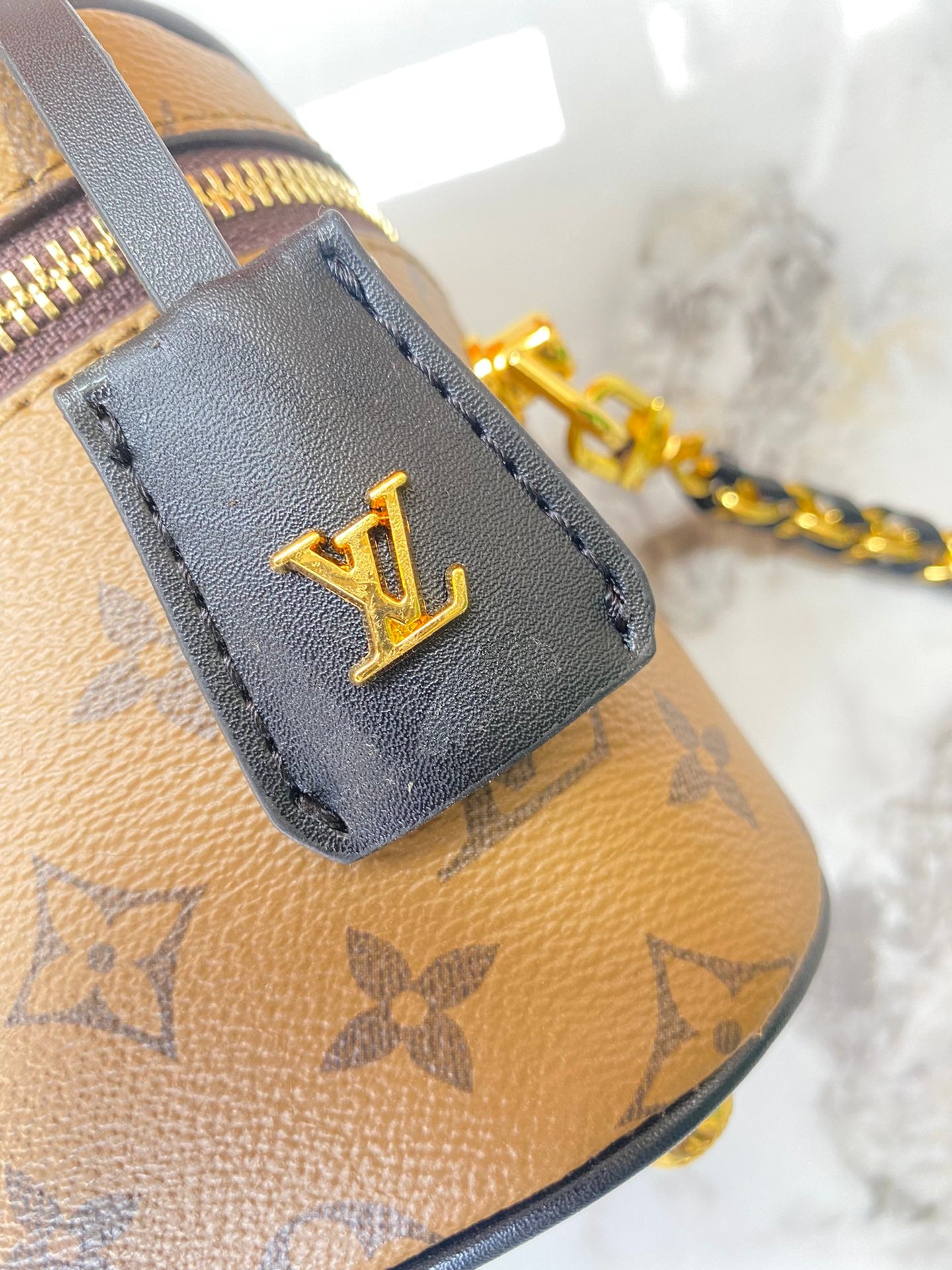 2XE121BDE Stylish leather bag