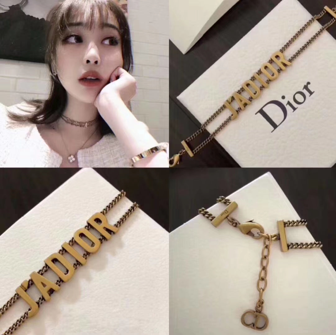 1YD251XDE Stylish Necklaces