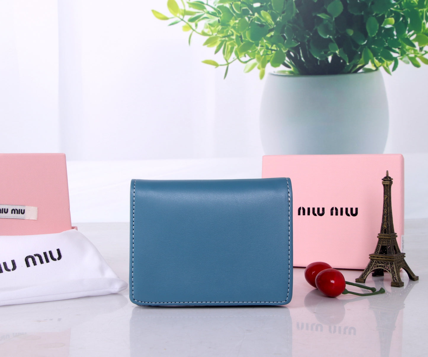15RA77BDE Stylish leather bag