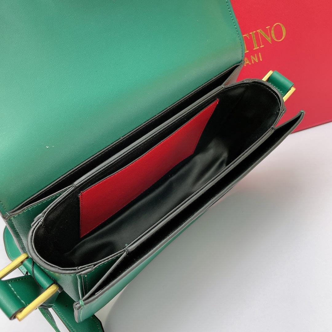 5A45BDE Stylish leather bag