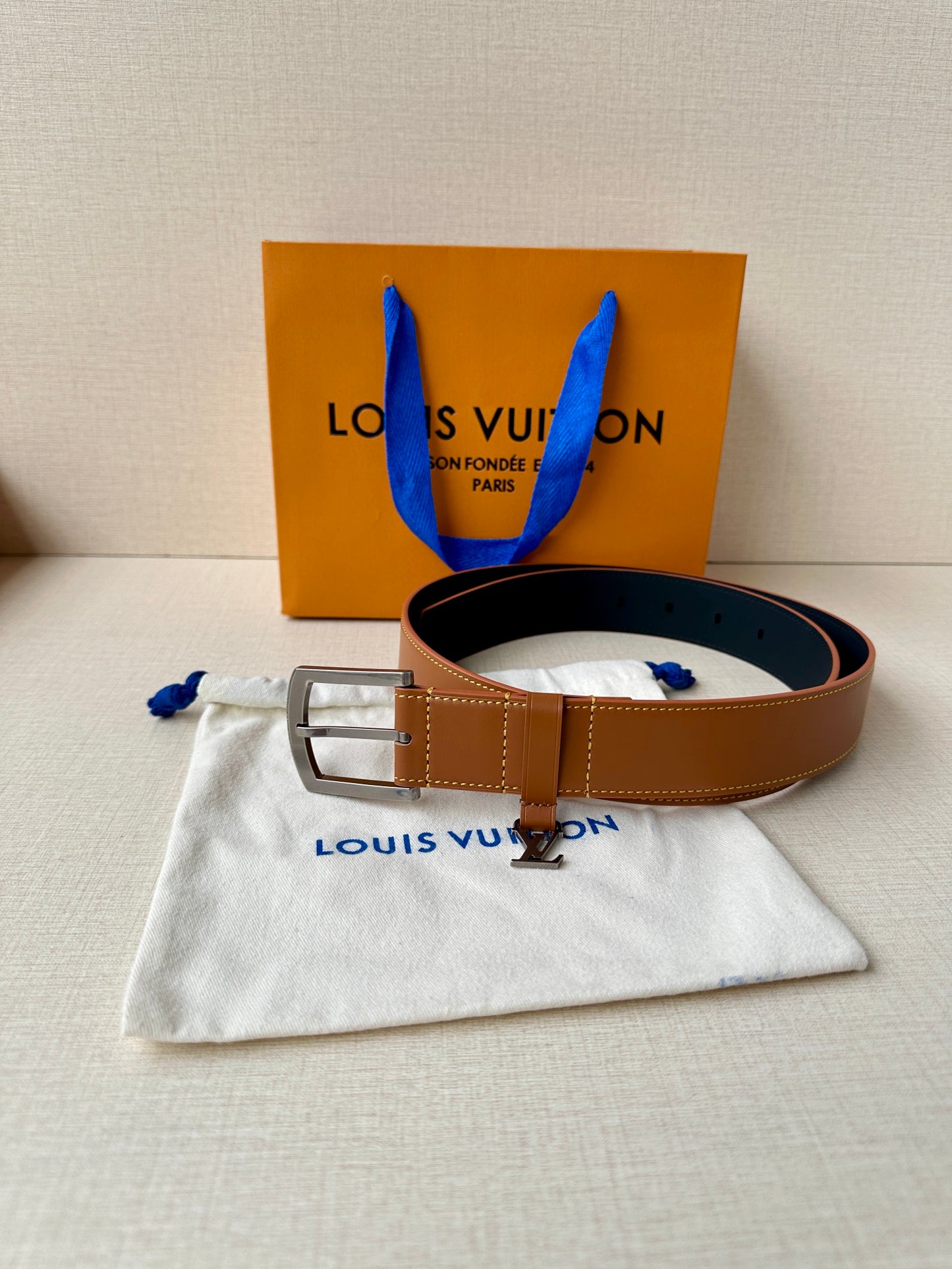 1WE160PDE Stylish High quality belt With full package