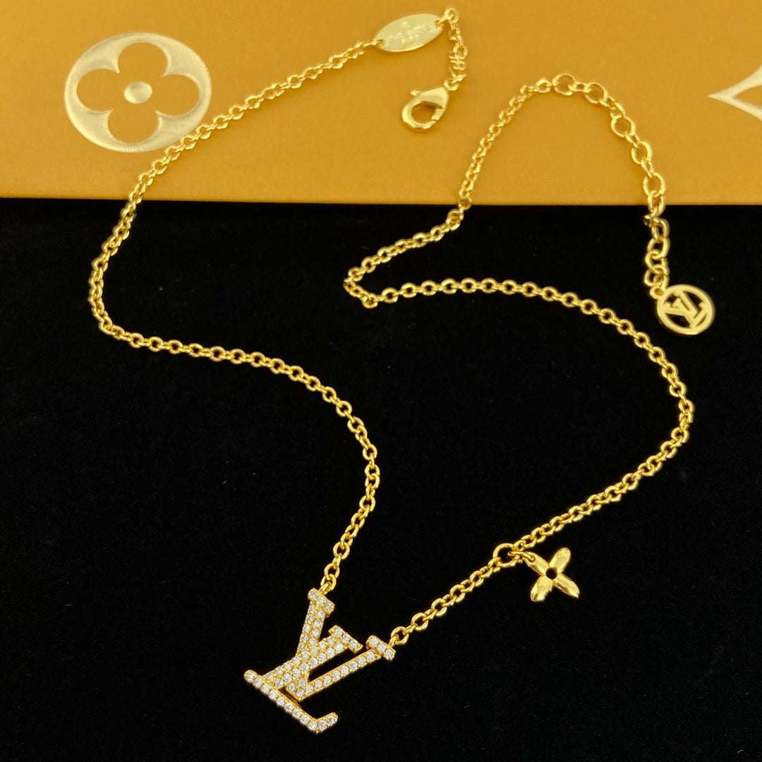 14E552XDE Stylish Earrings Bracelets Necklaces