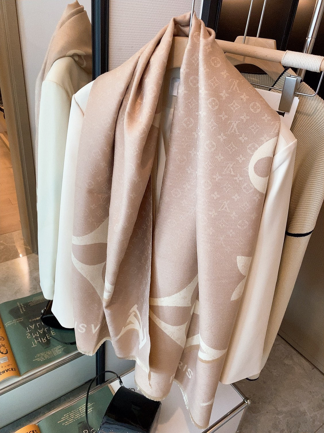 175RE37WDE Stylish Winter Scarves