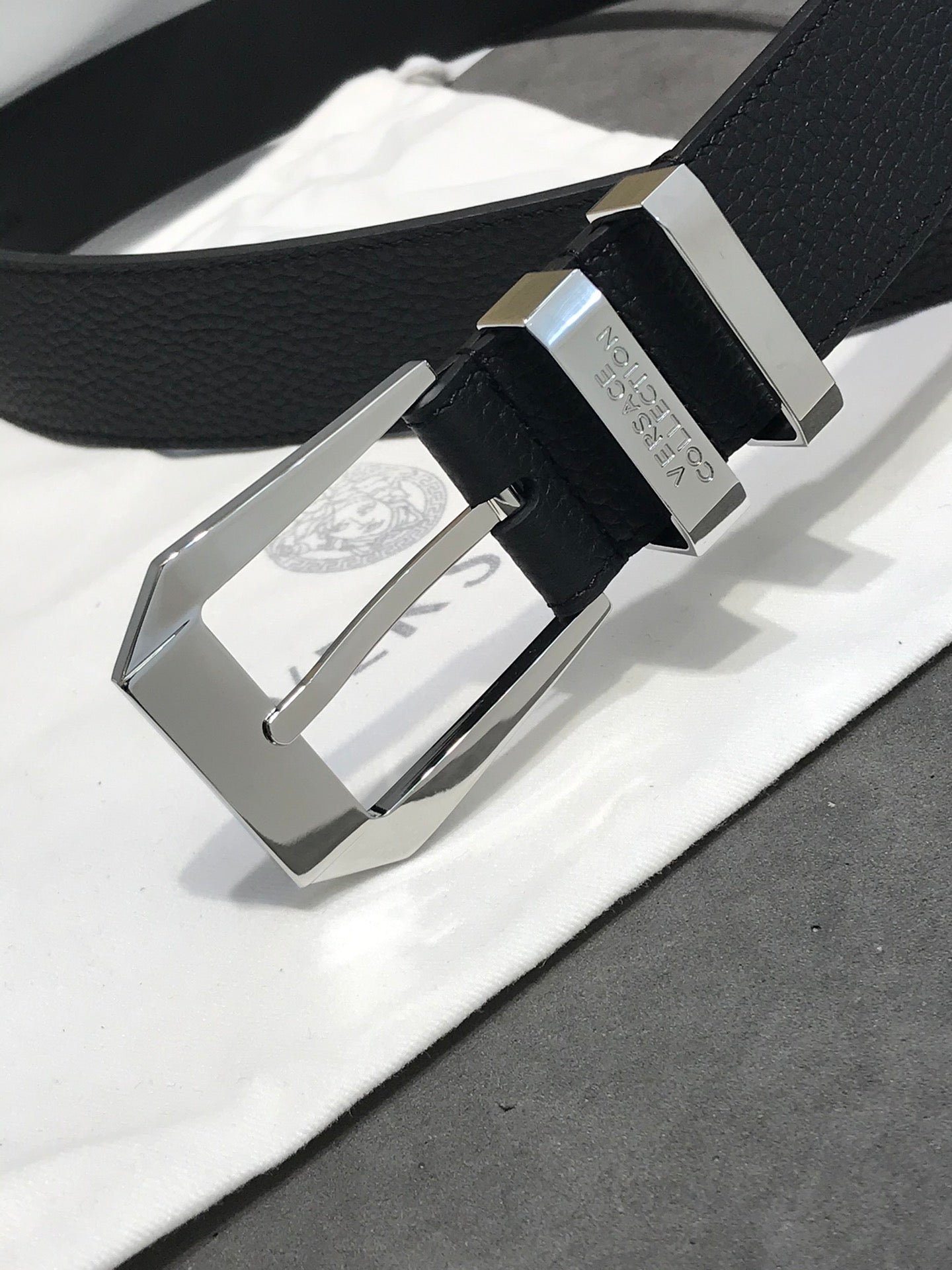 14V84PDE Stylish High quality belt With full package