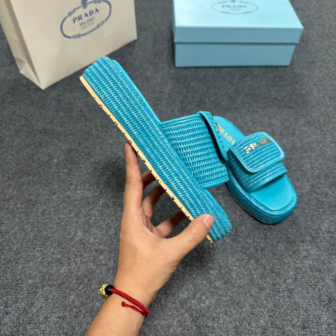 14PD24ZDE Stylish slippers