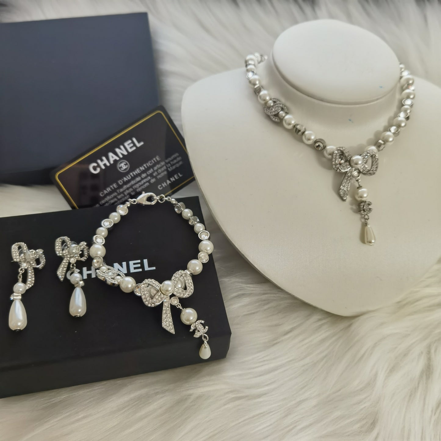 14C668KDE Stylish Earrings Bracelets Necklaces