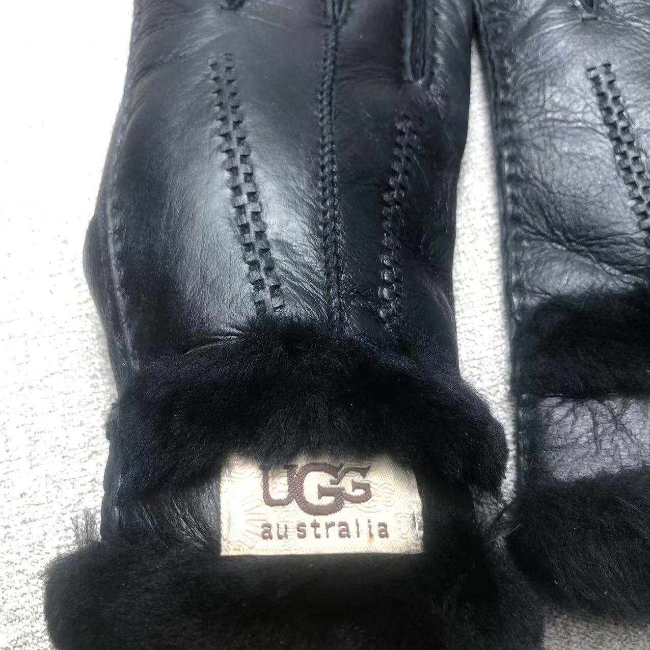 24A77SDE Stylish gloves