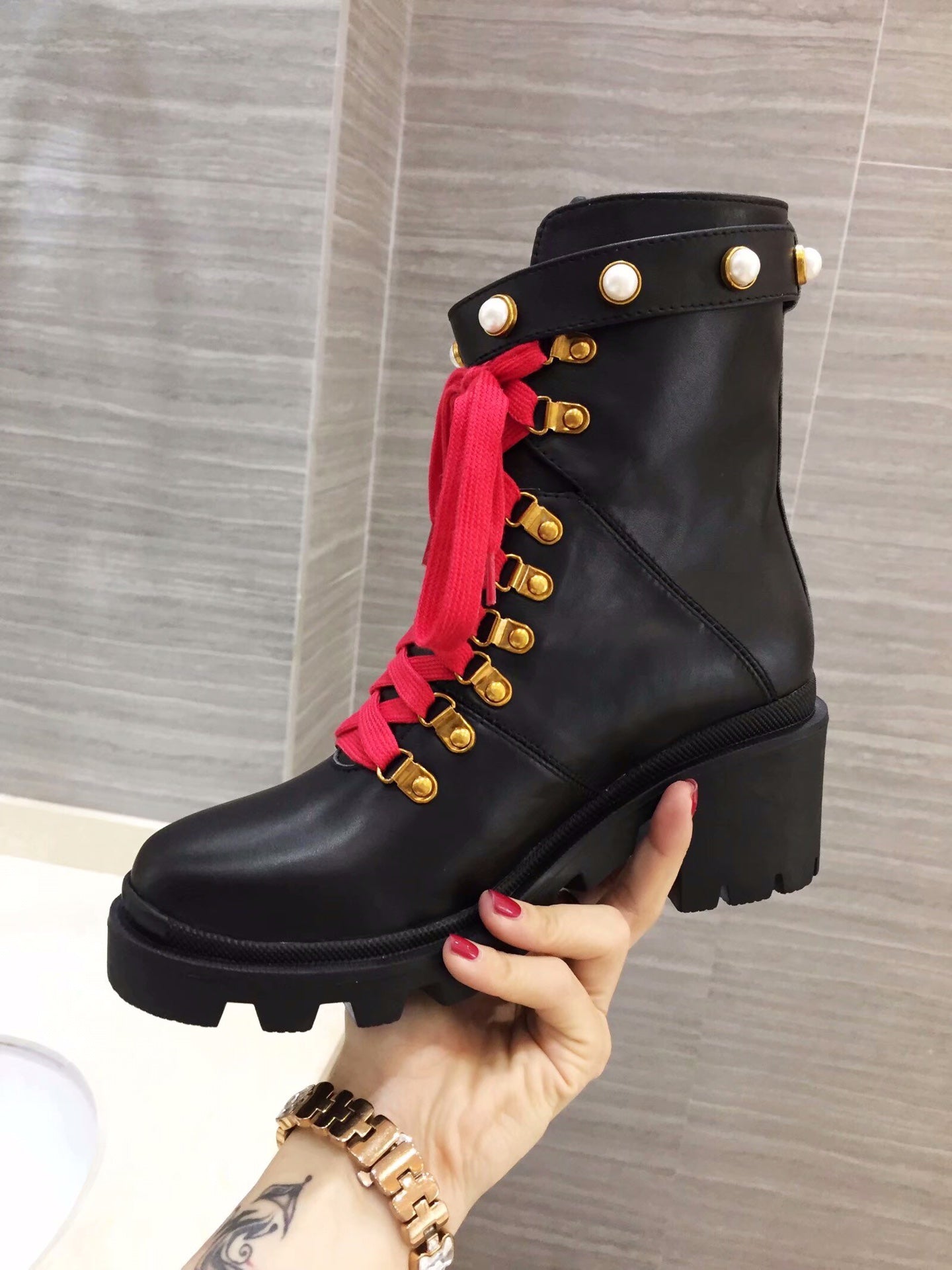 2XB202ZDE Stylish leather boot (top layer leather lining)