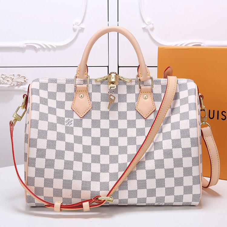 2E17BDE Stylish leather bag