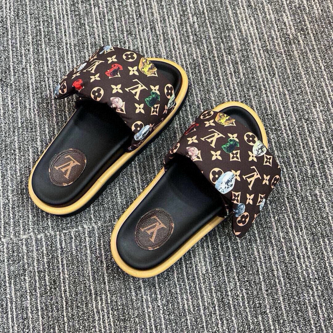 5QE12ZDE Stylish Slippers