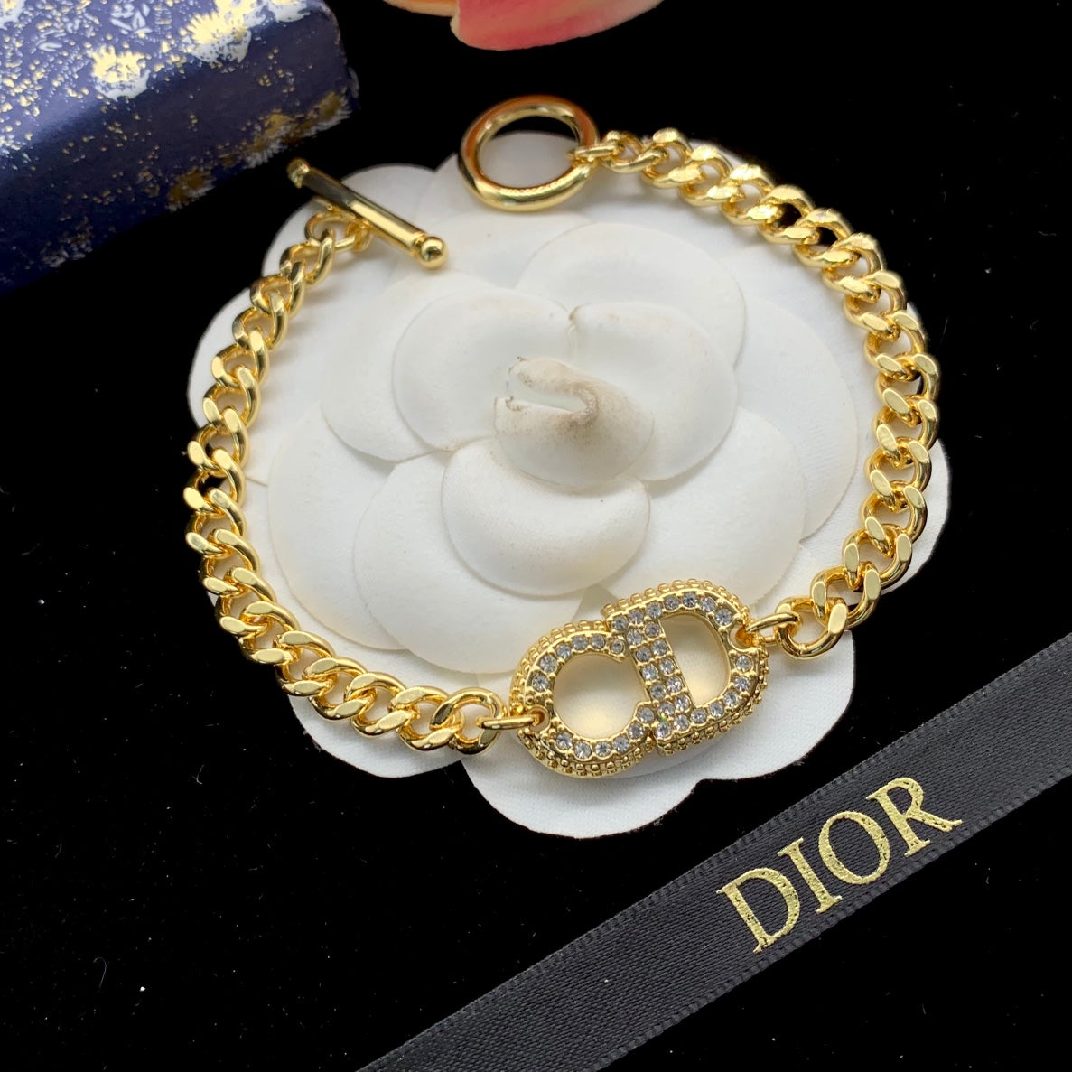 1ND45KDE Stylish bracelet