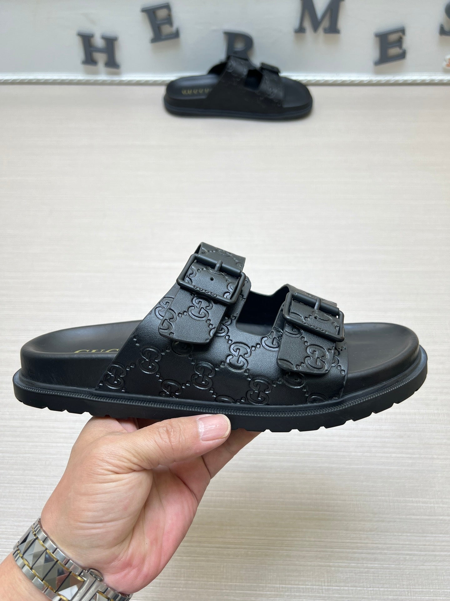 54B91ZDE Stylish slippers