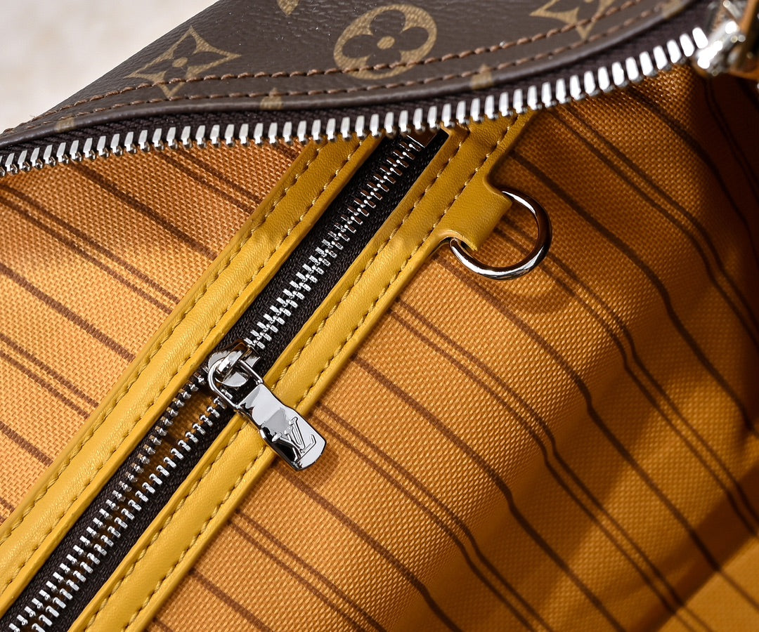 165NE88BDE Stylish leather luggage bags