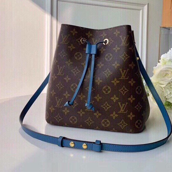 3E81BDE Stylish leather bag