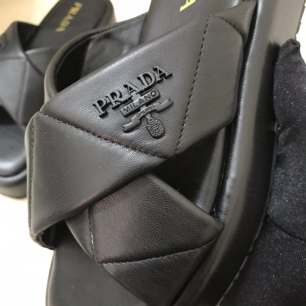 14PD25ZDE Stylish slippers