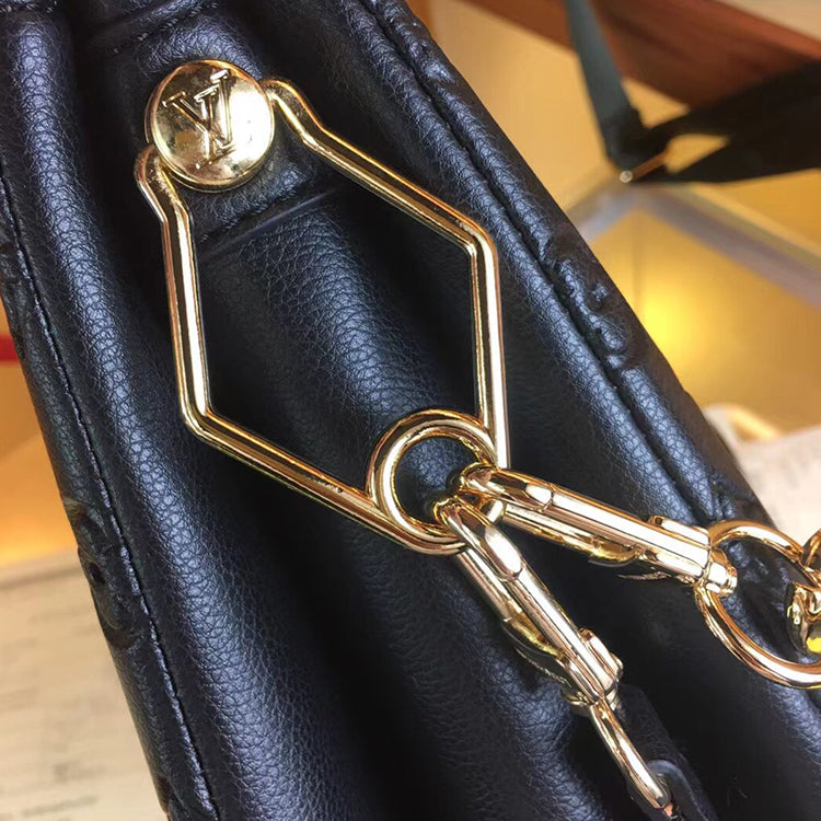 2E42BDE Stylish leather bag