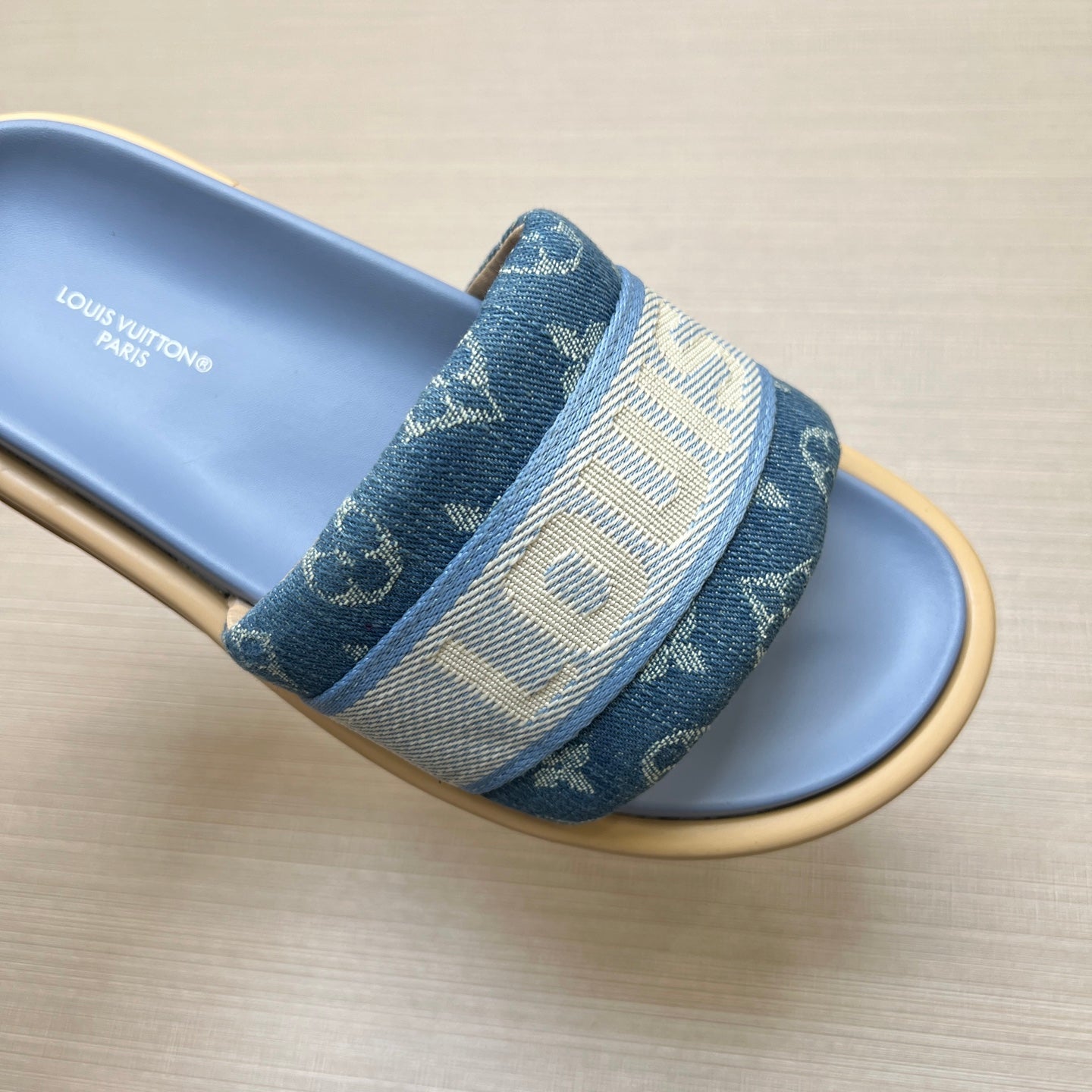 535ZE301ZDE Stylish Slippers