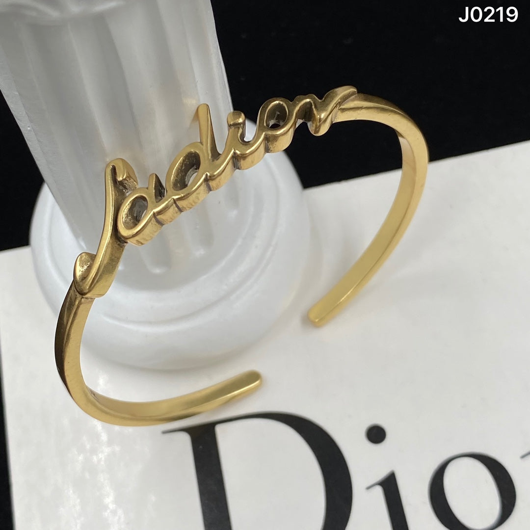 1YD29KDE Stylish Bracelets