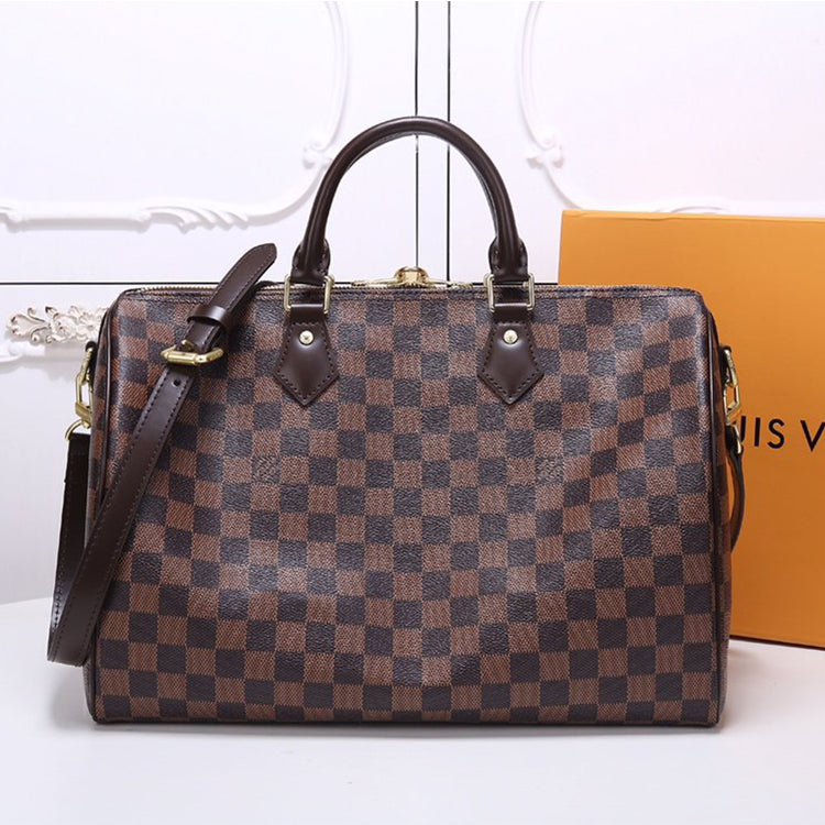 2E16BDE Stylish leather bag