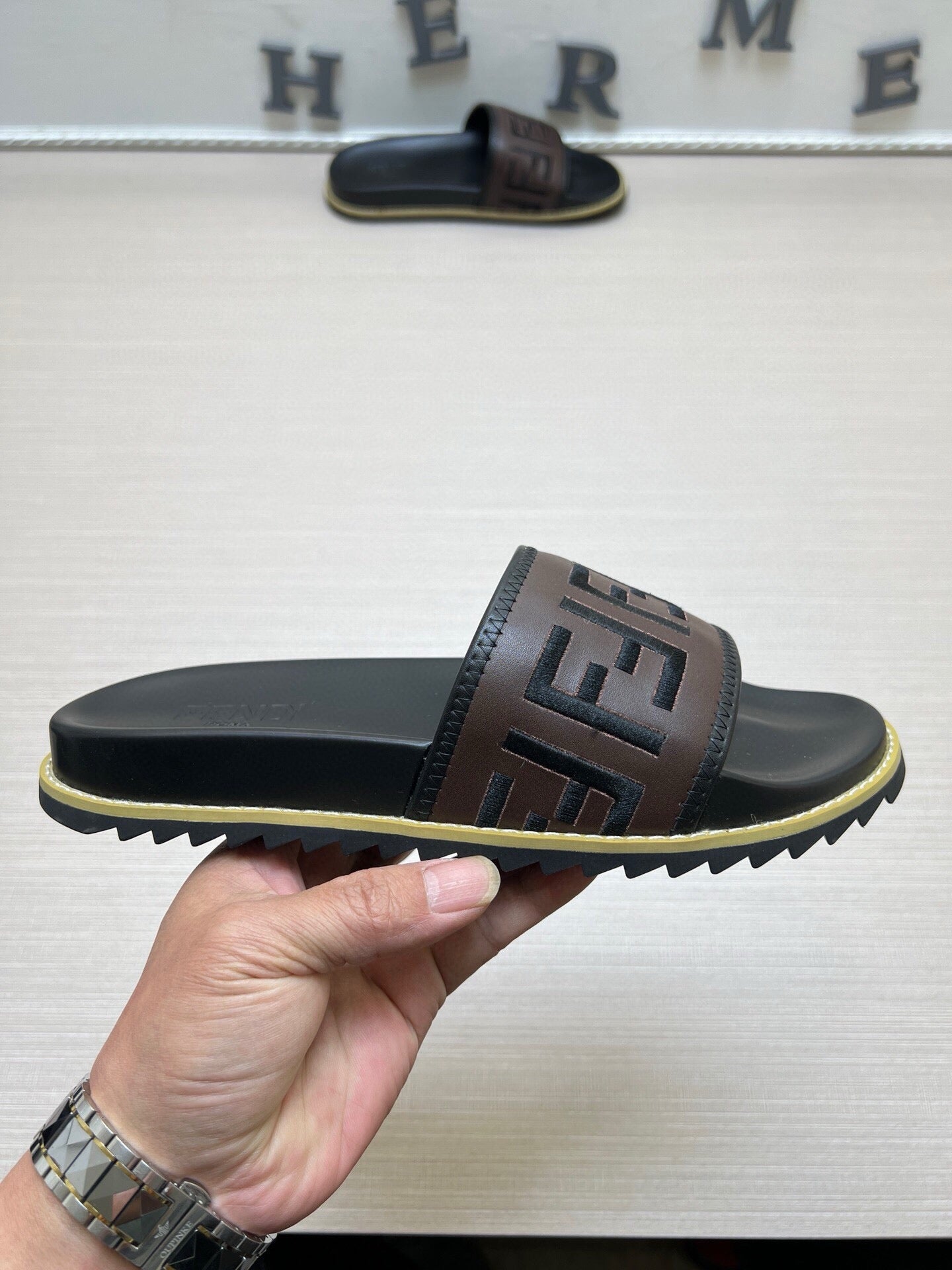 54F25ZDE Stylish slippers