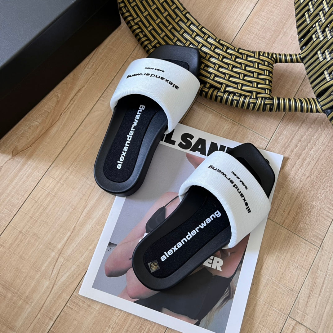 14A5ZDE Stylish Slippers