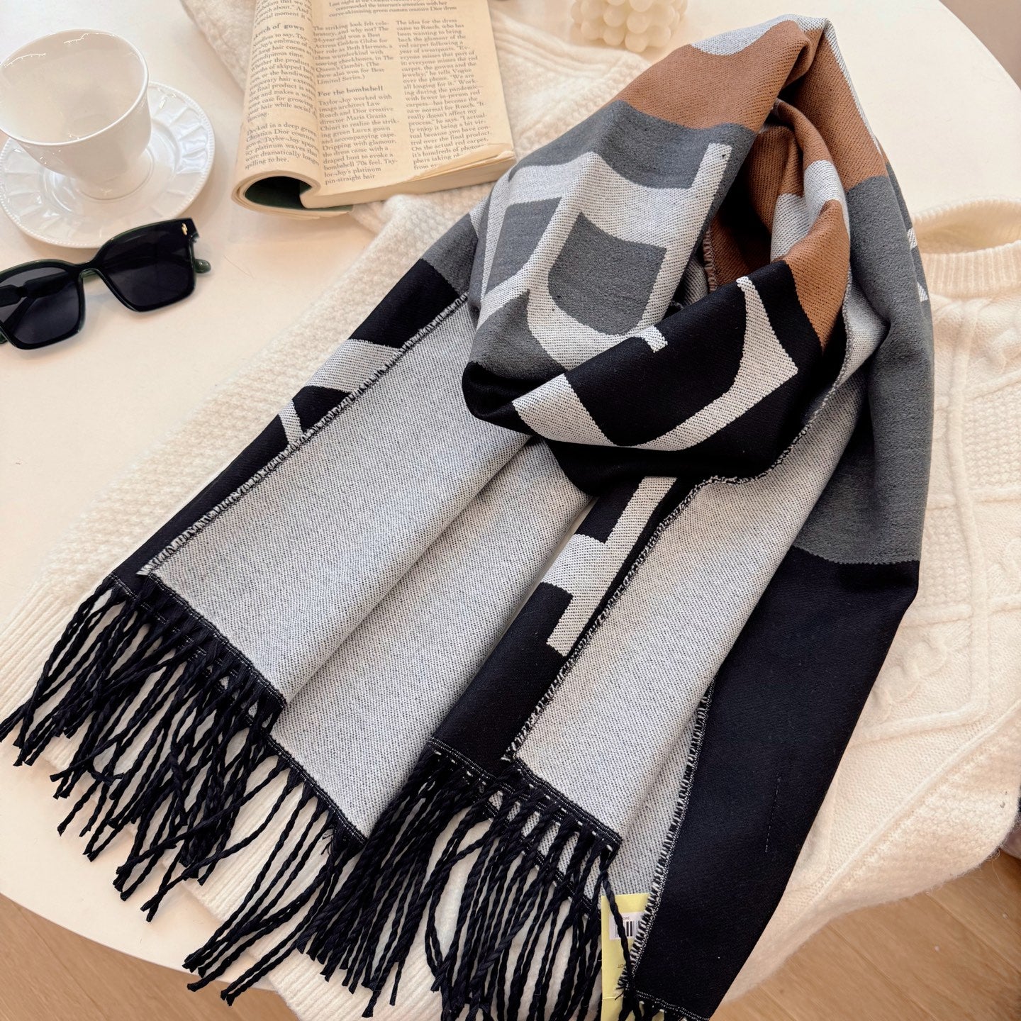 175RR16WDE Stylish Winter Scarves