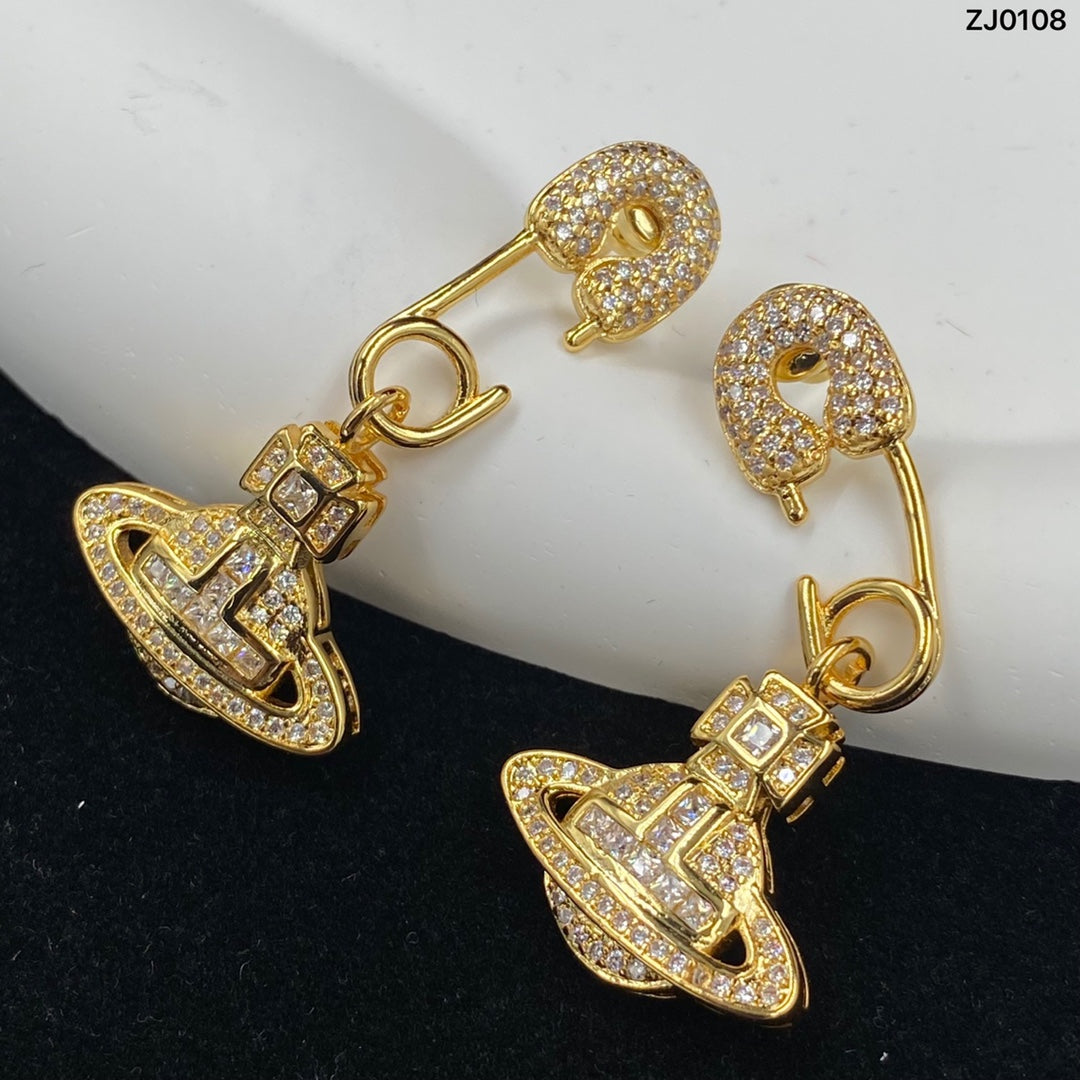 14A590EDE Stylish Earrings
