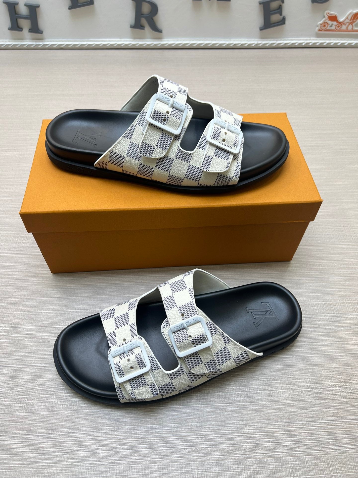 54E61ZDE Stylish slippers