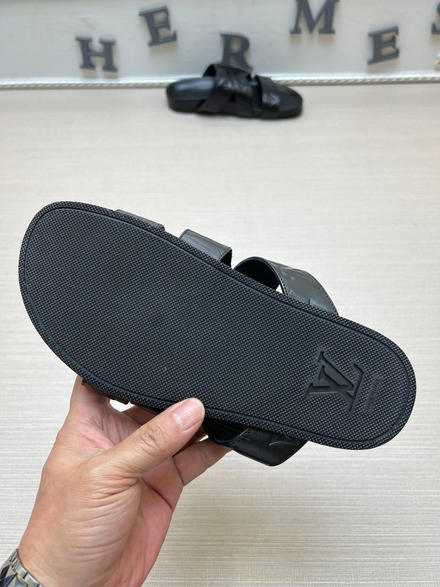 54E89ZDE Stylish slippers