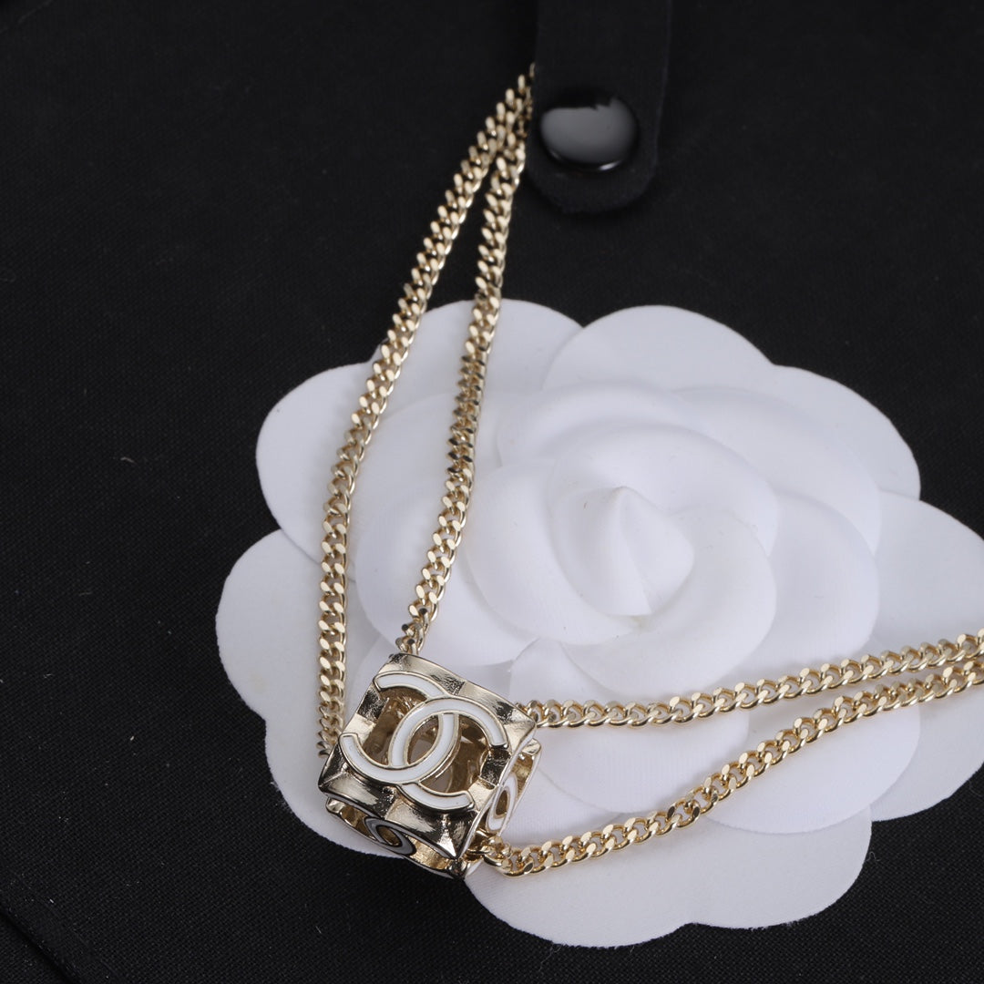 1NC224XDE Stylish Necklaces