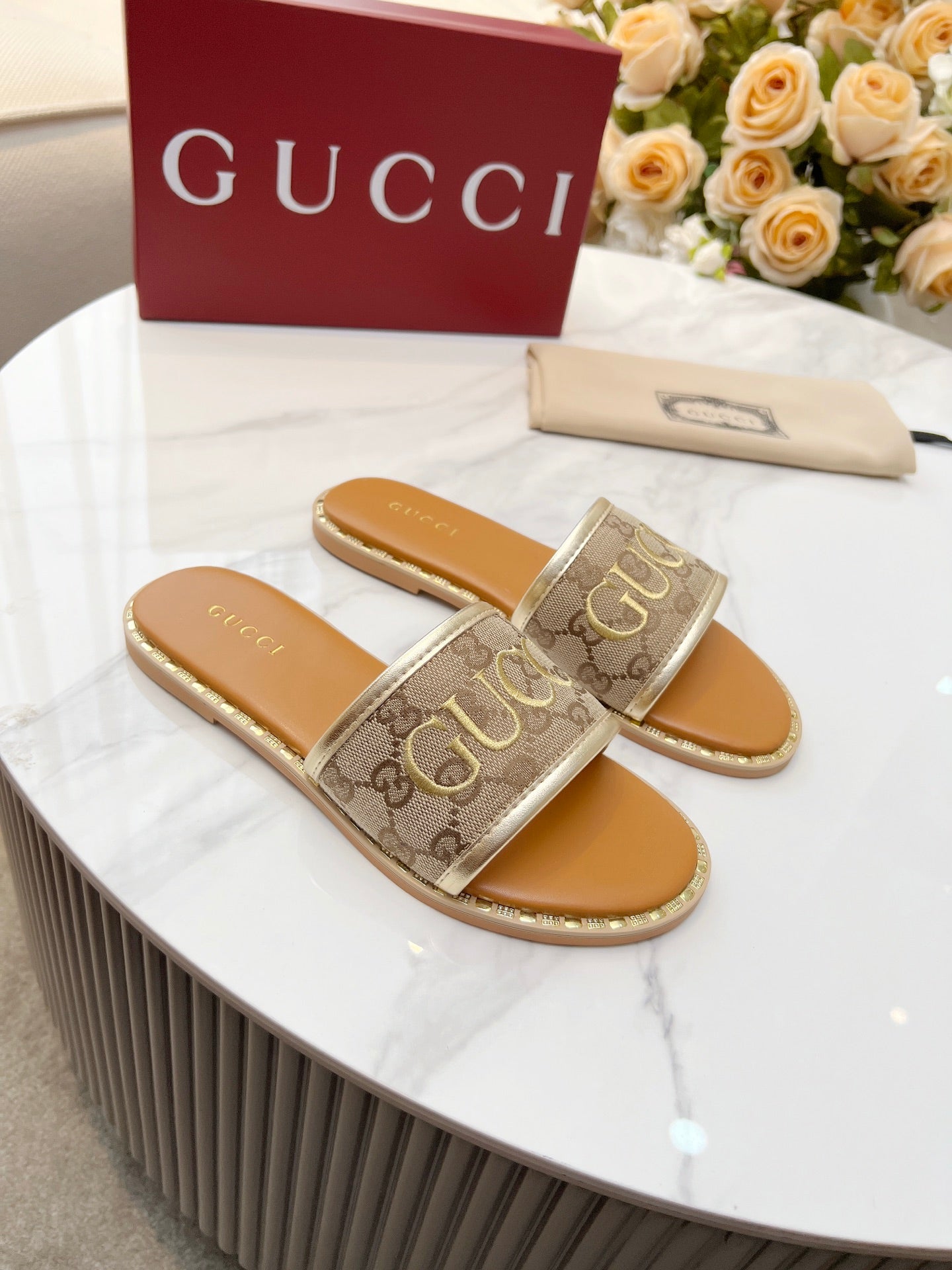 255QB29ZDE Stylish leather Slippers