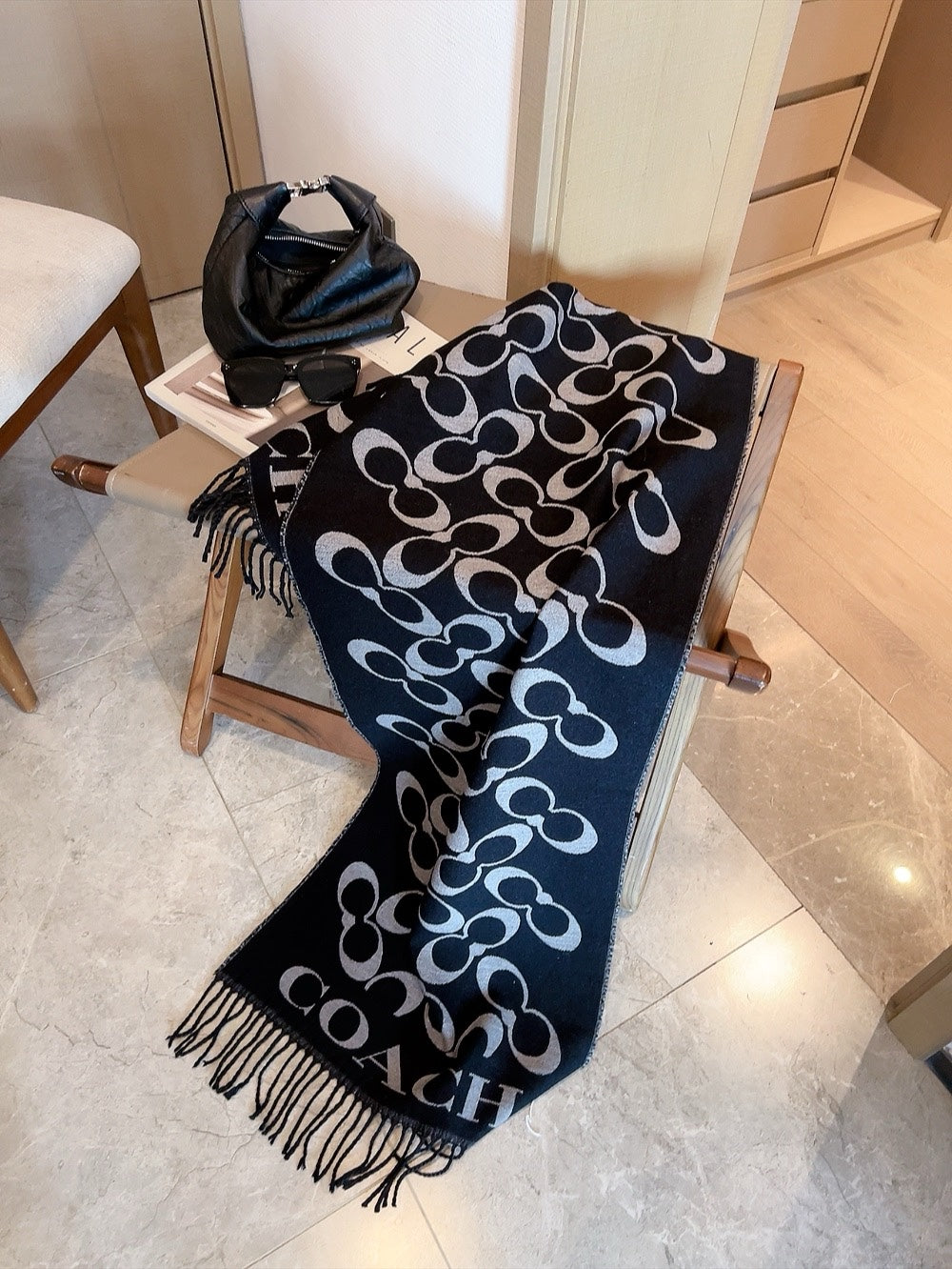 185ZA10WDE Stylish Winter Scarves